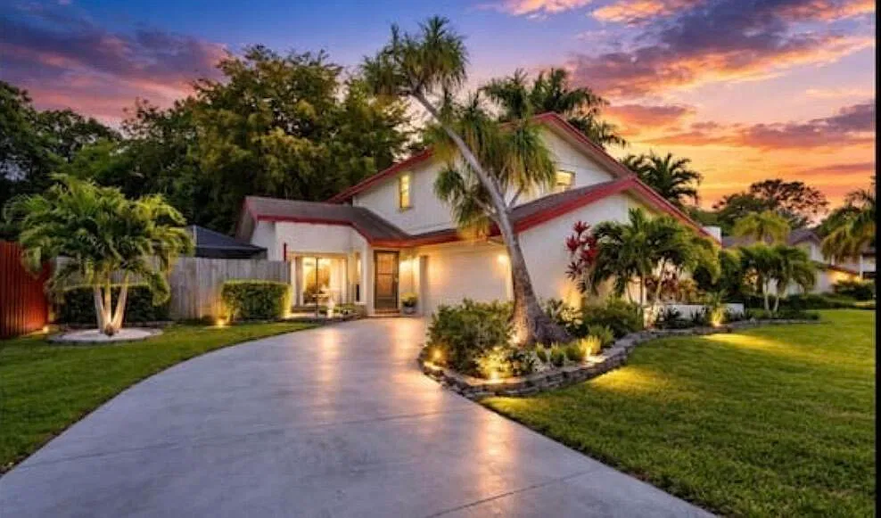 4 bed, 3.0 bath, 2013 sqft, $6,000 — Photo 1