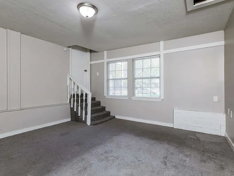 701 Cedarhurst Rd — Photo 7