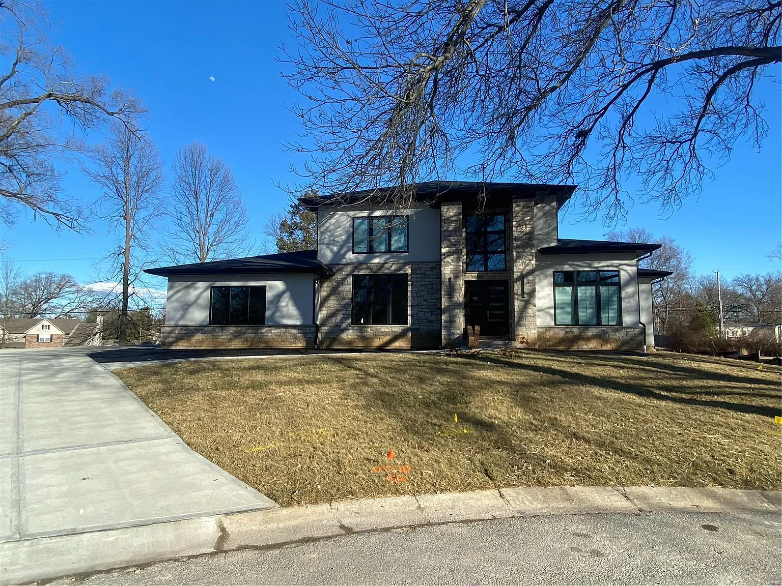 804 Braxton Ct photo 1