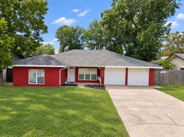 1337 Conrad Sauer Dr, Houston, TX 77043