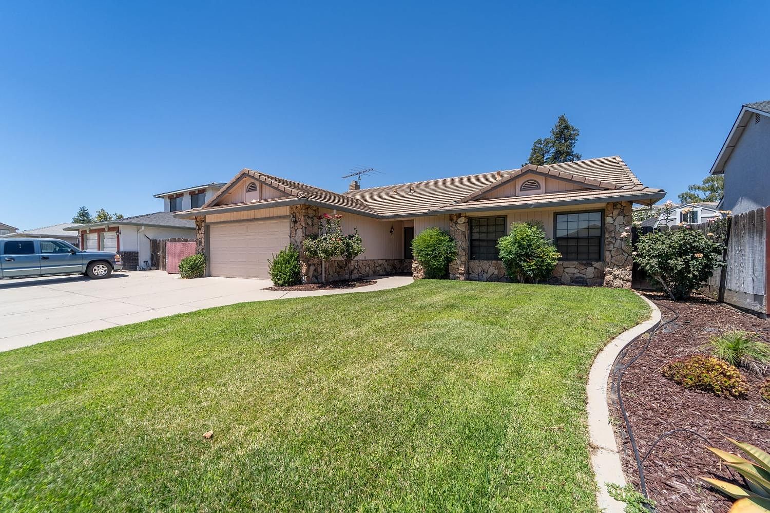 1671 Davis St, Ripon, CA 95366 Zillow