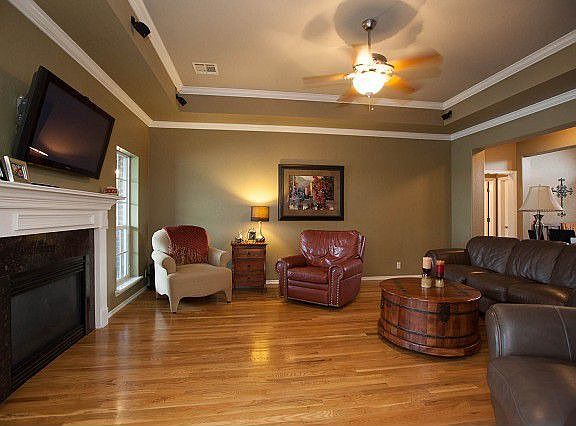 Spacious living withfireplace