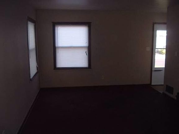 3rd image of 535-537 Woodbury Ave