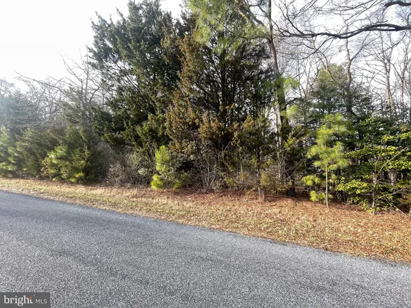 2 Pickering Beach Rd, Dover, DE 19901