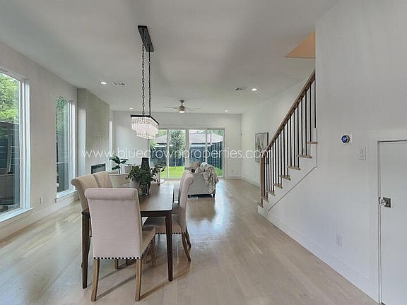 2nd image of 807 S Glasgow Dr