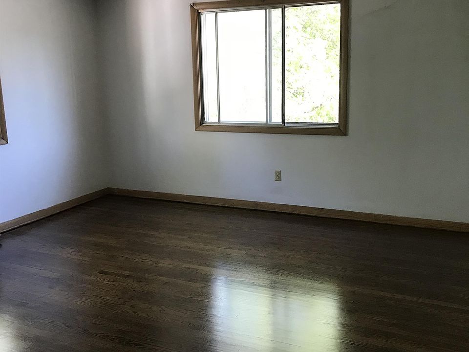 2nd image of 3338 S Whitnall Ave