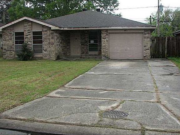 3rd image of 141 Dianne Dr