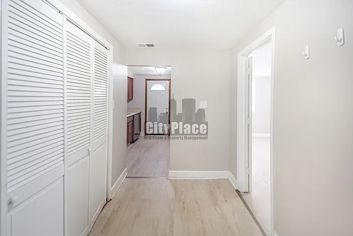 1822 S Chester Ave — Photo 10