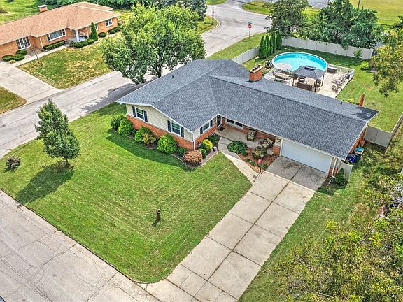 3rd image of 25 Allen Bend Dr
