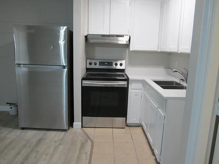109 Chicago Ave SE #1 — Photo 2