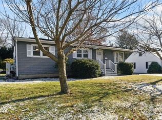 35 Sleepy Hollow Rd, East Greenwich, RI 02818