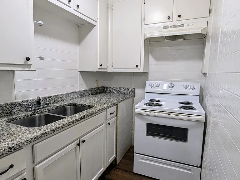 501 N 12th St #104 — Photo 5