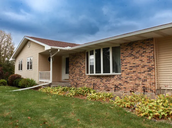 953 Sunset Dr, Milledgeville, IL 61051