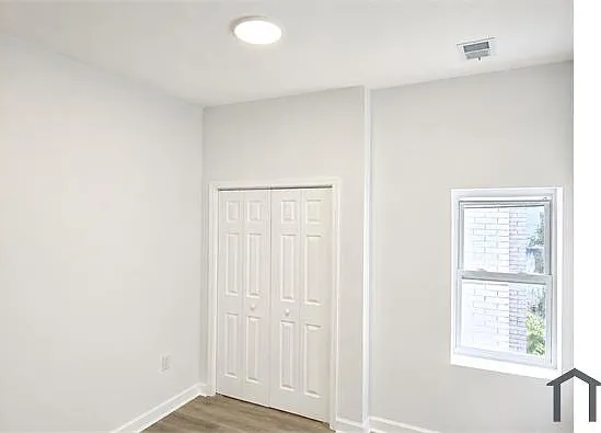 5 bed, 1200 sqft, $2,950 — Photo 3