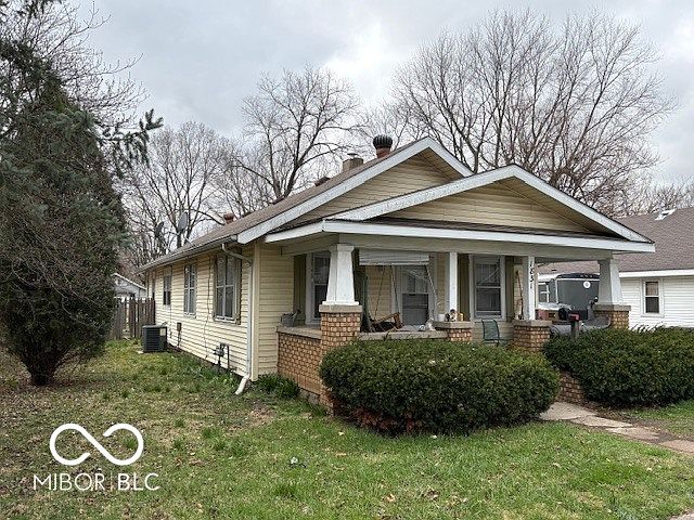 1st image of 1831 Poplar St