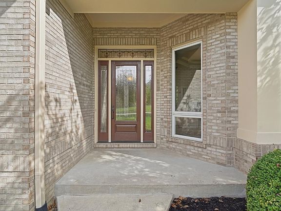 3rd image of 970 River Forest Dr