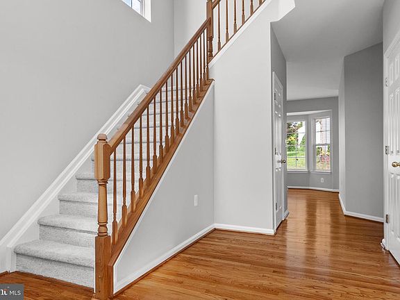 4th image of 322 Whipp Dr SE