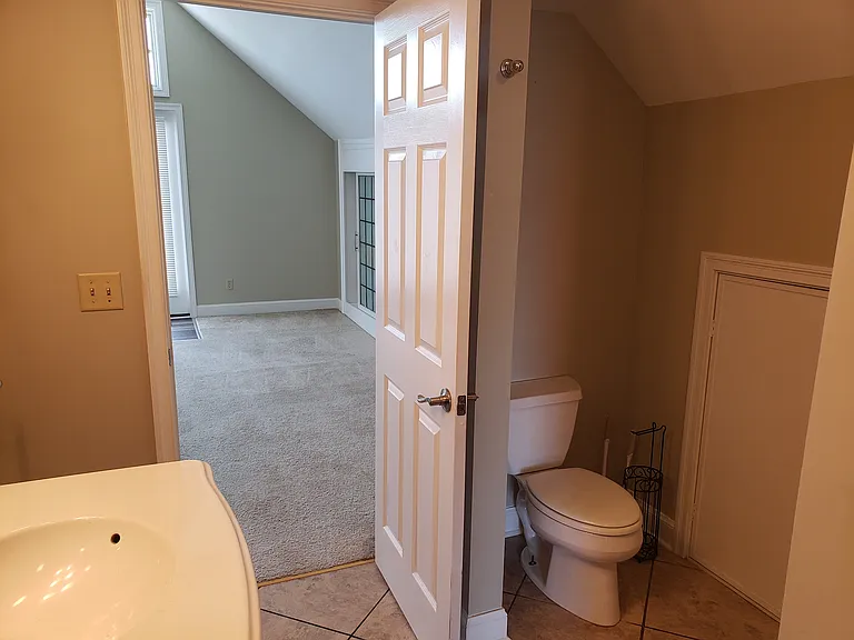 725 E Saint Clair St #5 — Photo 10