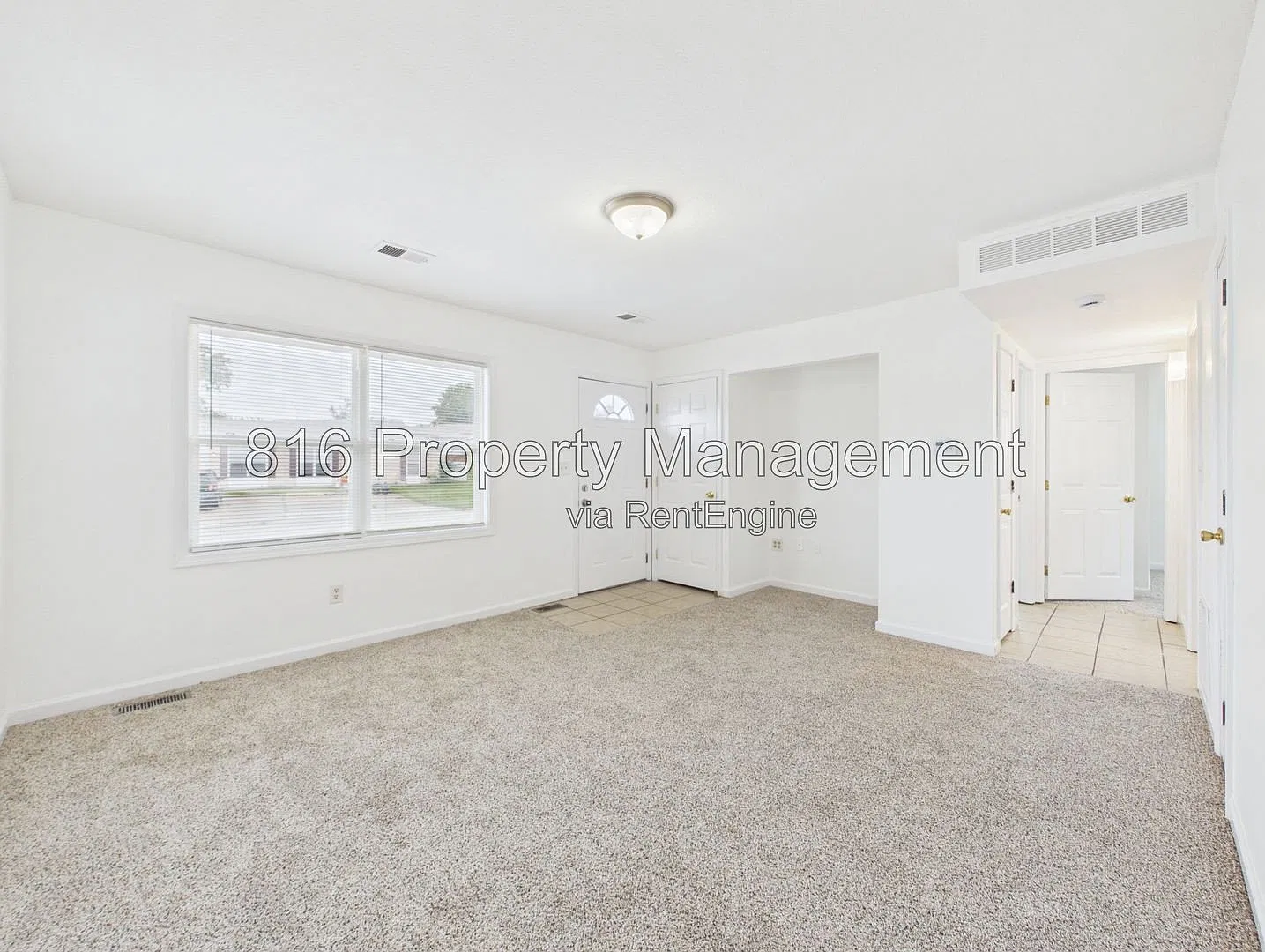 2 bed, 1.0 bath, 810 sqft, $1,100 — Photo 1