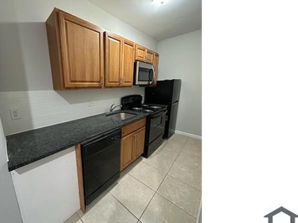 1009 W Main St APT 3