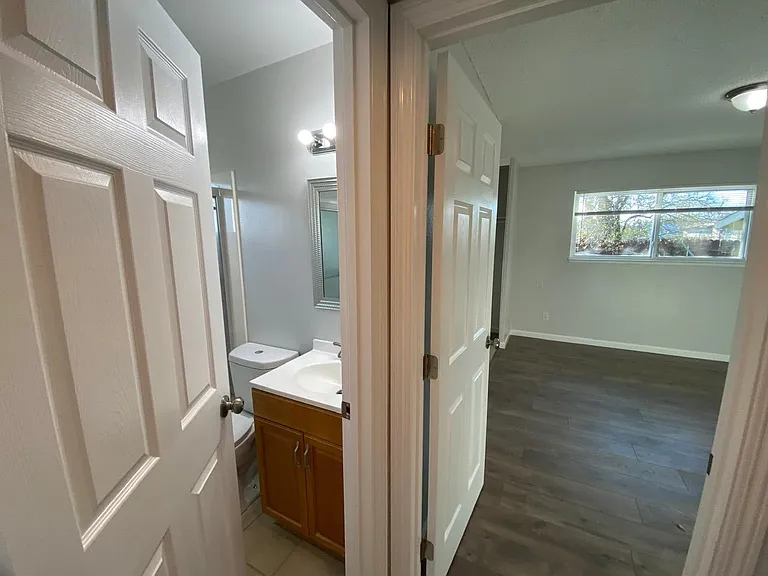 2059 Robin Dr — Photo 22