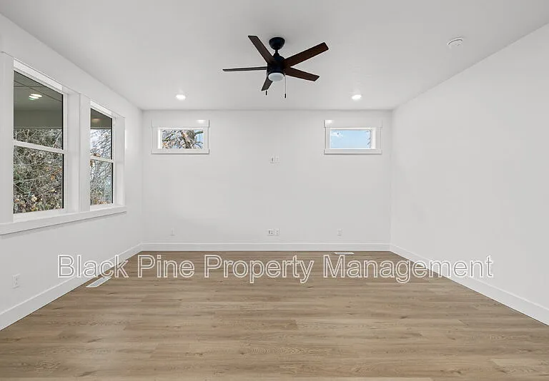 4642 N Maple Grove Rd — Photo 6