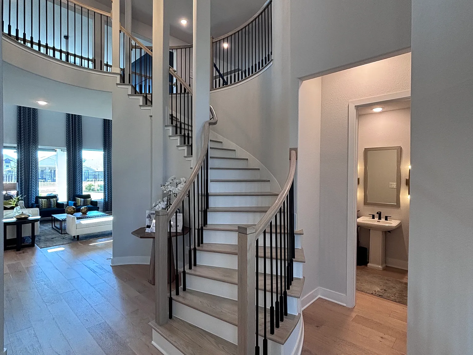 4 bed, 3.5 bath, 3639 sqft, $589,923 — Photo 1