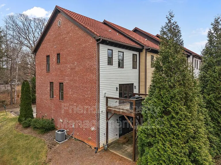 812 Pisgah Church Rd #G — Photo 19