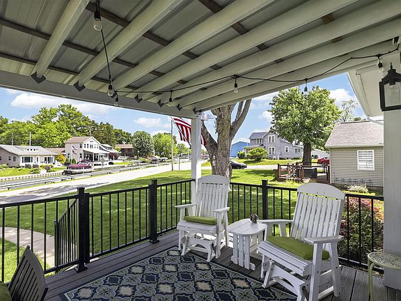 4th image of 2765 Canal Dr