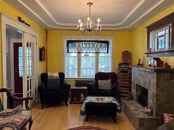 5th image of 2328 Rae STREET