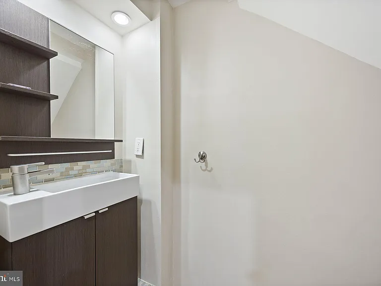 2209 Mullikin St — Photo 22