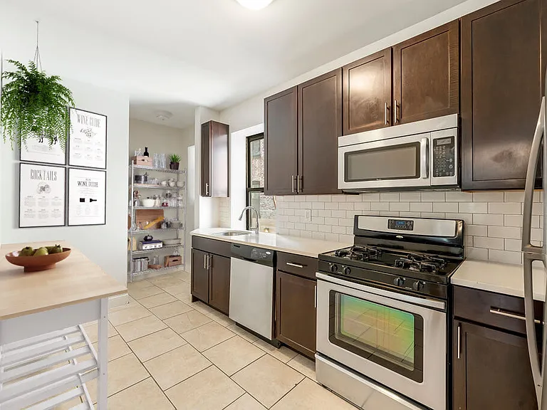 333 Fairmount — Photo 2