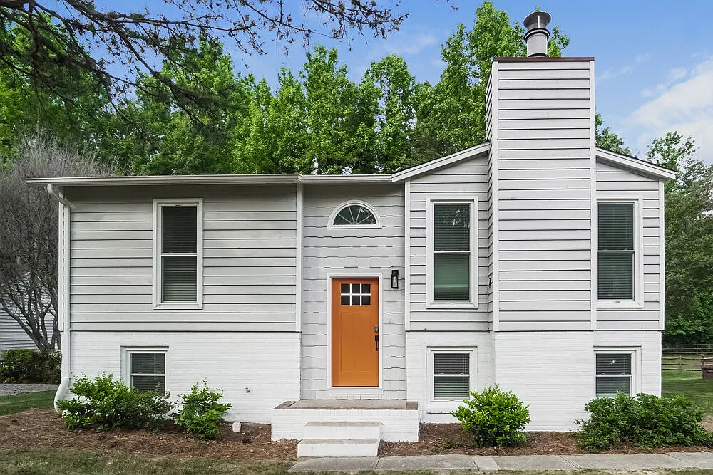 4 bed, 2.5 bath, 1920 sqft, $2,075 — Photo 1