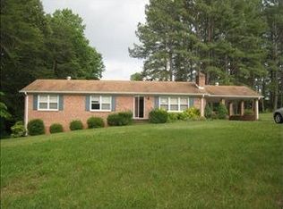 222 Pineview Dr, Ringgold, VA 24586