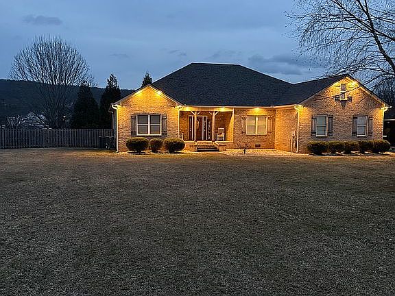 3rd image of 367 Saint Clair Dr