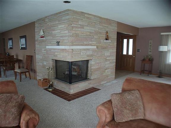 5th image of 1300 Lakeshore Dr