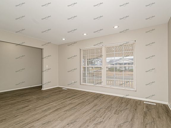 4th image of 12000 Kingshead Dr