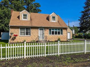 38 Metzner Rd, Ronkonkoma, NY 11779