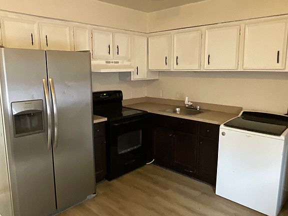2nd image of 1533 Palmetto St #B