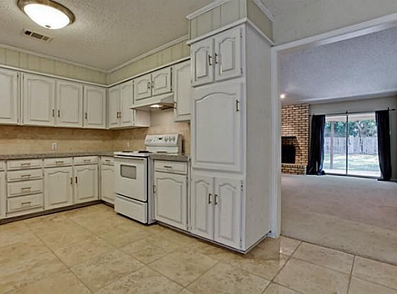 5th image of 3208 Lawndale Ave