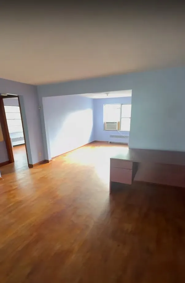 2421 Riverside Dr — Photo 4