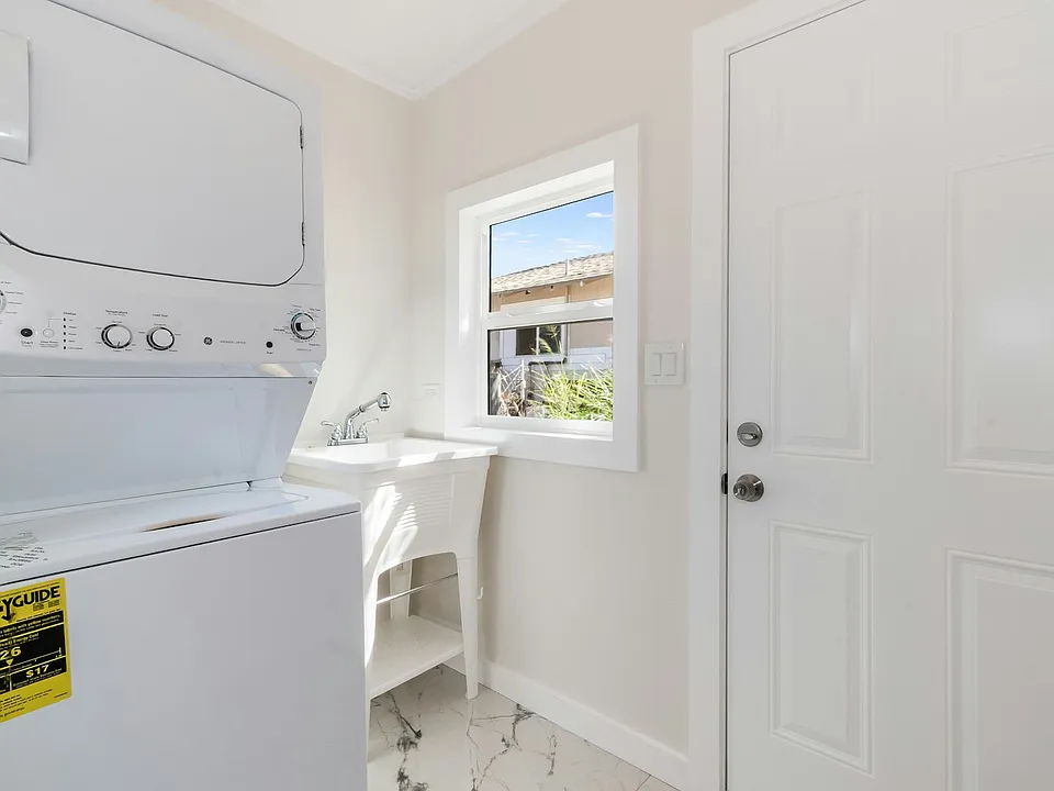 Washer & Dryer shared