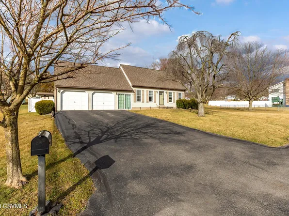 11 Songbird Ln, Milton, PA 17847