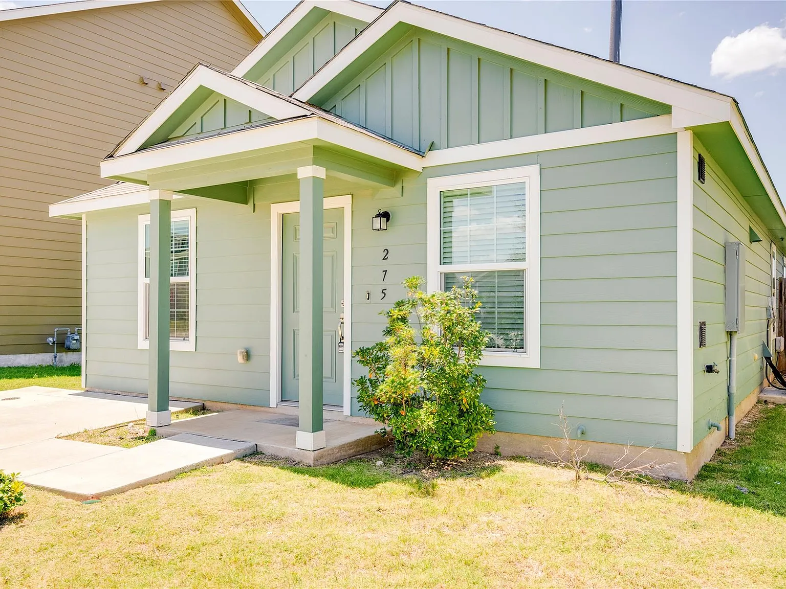 3 bed, 2.0 bath, 1568 sqft, $1,700 — Photo 4