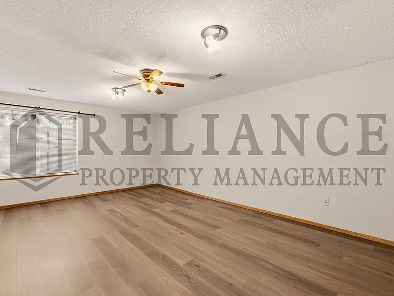 516 N Lakeside Dr — Photo 36