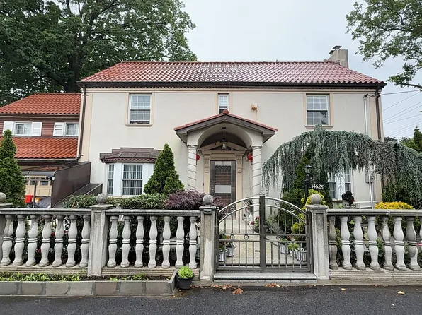 146-28 BAYSIDE Avenue, Flushing, NY 11354