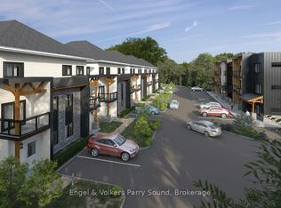 390 1st St N #4, Gravenhurst, ON P1P 1G3