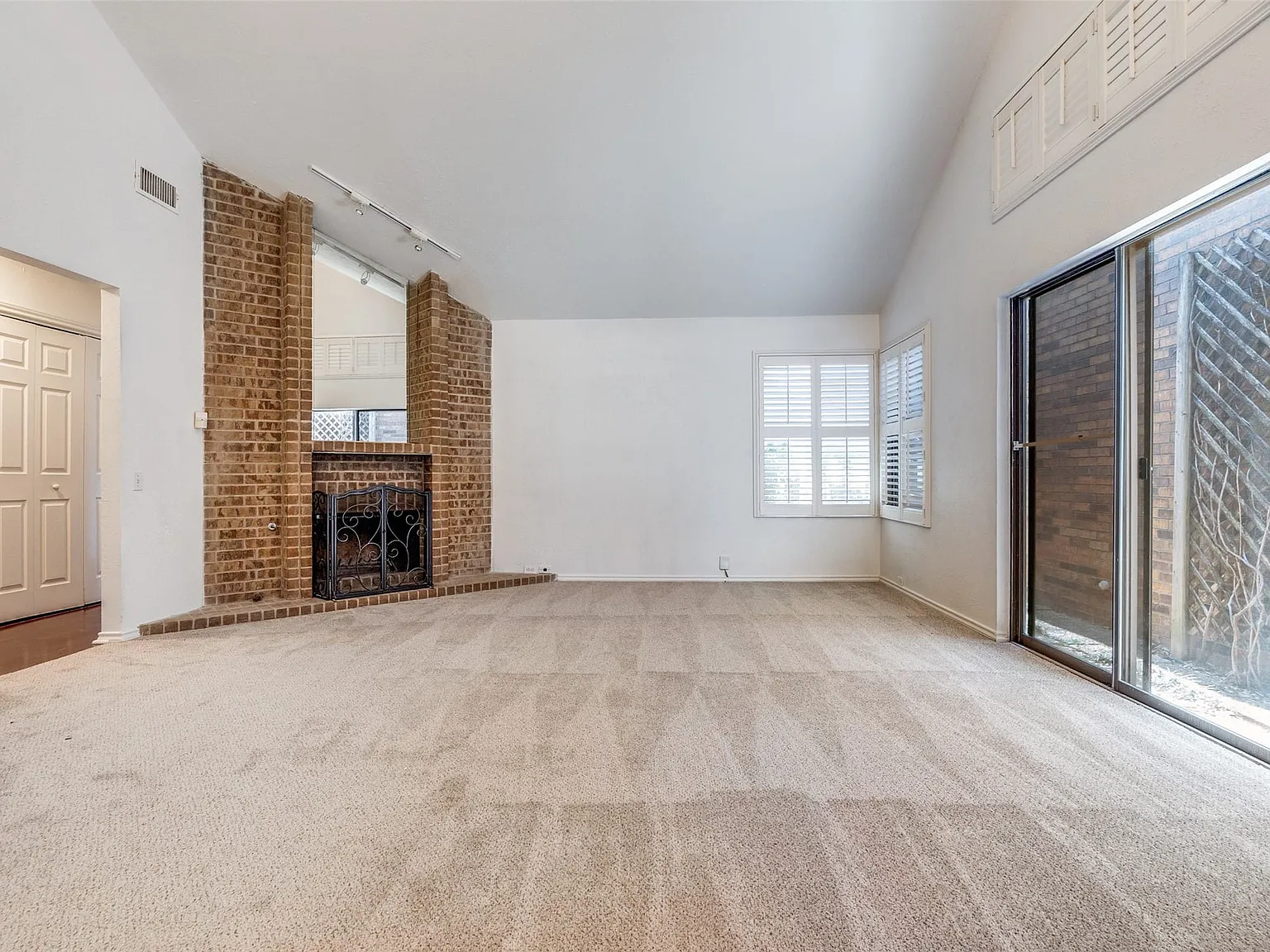 2 bed, 2.0 bath, 1268 sqft, $2,500 — Photo 3