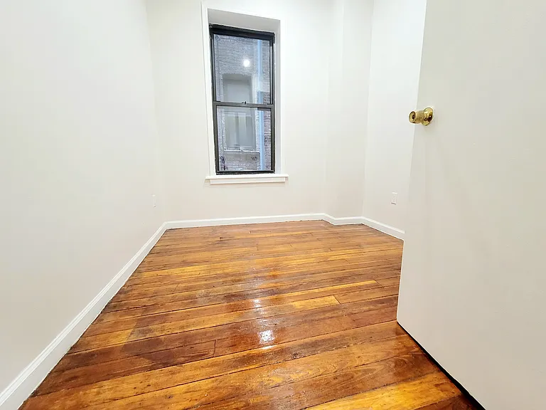 342 E 15th St #2X — Photo 5