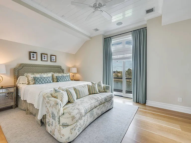 45 Dune Rd — Photo 18